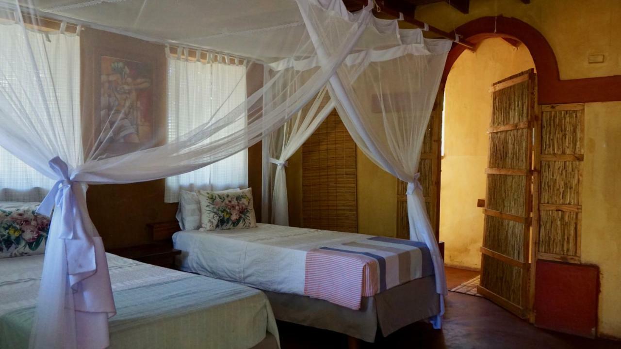 Turtle Cove Lodge And Yoga Shala Praia do Praia do Tofo Exteriör bild