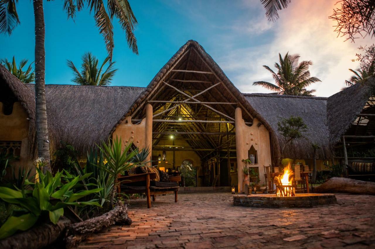 Turtle Cove Lodge And Yoga Shala Praia do Praia do Tofo Exteriör bild